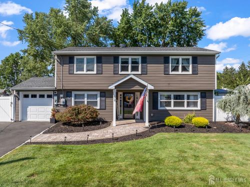 92 Southwood Dr, Old Bridge, NJ, 08857-1655 | Card Image