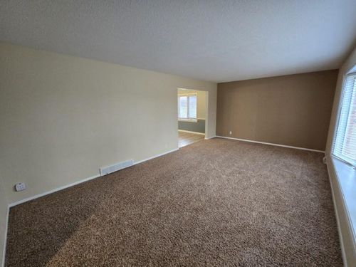 5109 Coachman Road, Bettendorf, IA, 52722 | Card Image