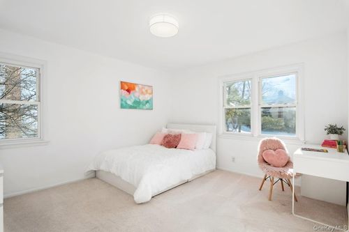 44 Amherst Dr, New Rochelle, NY, 10804-1815 | Card Image