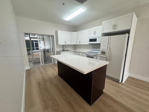 apt-106-5630 Nw 114th Path, Doral, FL, 33178-4176 | Card Image