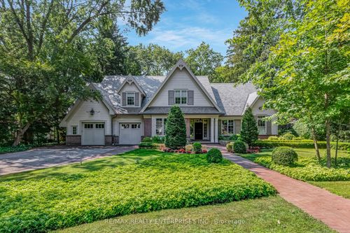 190 Donnelly Dr, Mississauga, ON, L5G2M4 | Card Image