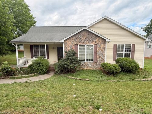 409 Lake Ave, High Point, NC, 27260-7611 | Card Image