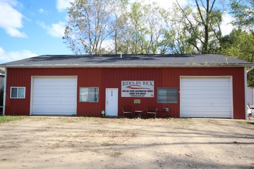 600 N Spruce St, Vicksburg, MI, 49097-9349 | Card Image