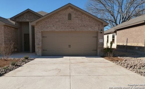 1065 Carolyn Cv, New Braunfels, TX, 78130-4151 | Card Image