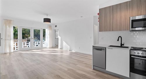 1561 Jefferson Ave, Miami Beach, FL, 33139-3763 | Card Image