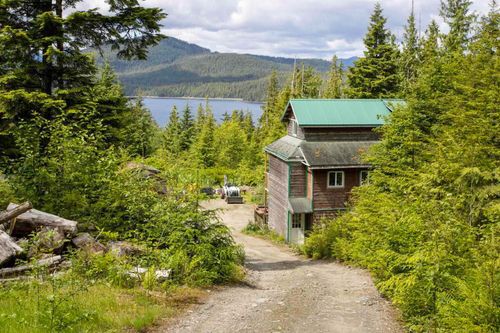 16547 Waterfall Rd, Ketchikan, AK, 99901-8921 | Card Image