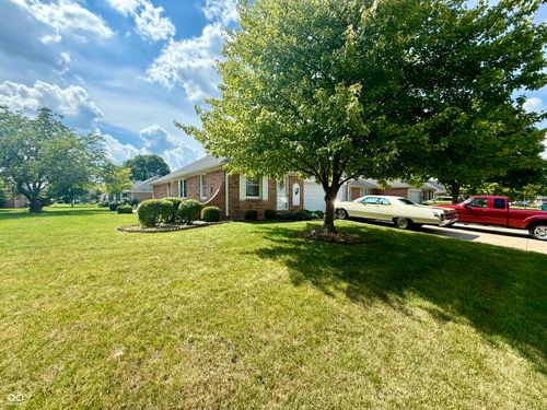 1390 Holiday Ln E, Brownsburg, IN, 46112-2017 | Card Image