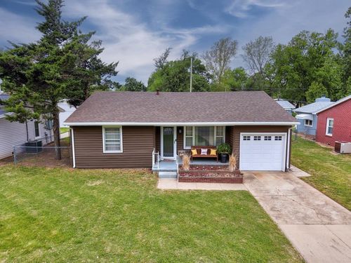 903 N 9th St, Arkansas City, KS, 67005-2041 | Card Image