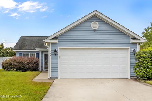 2901 Beunavista Ct, Greenville, NC, 27834-6237 | Card Image