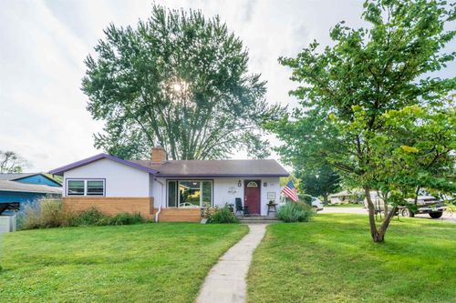 119 Crescent Ave, Decorah, IA, 52101-1075 | Card Image