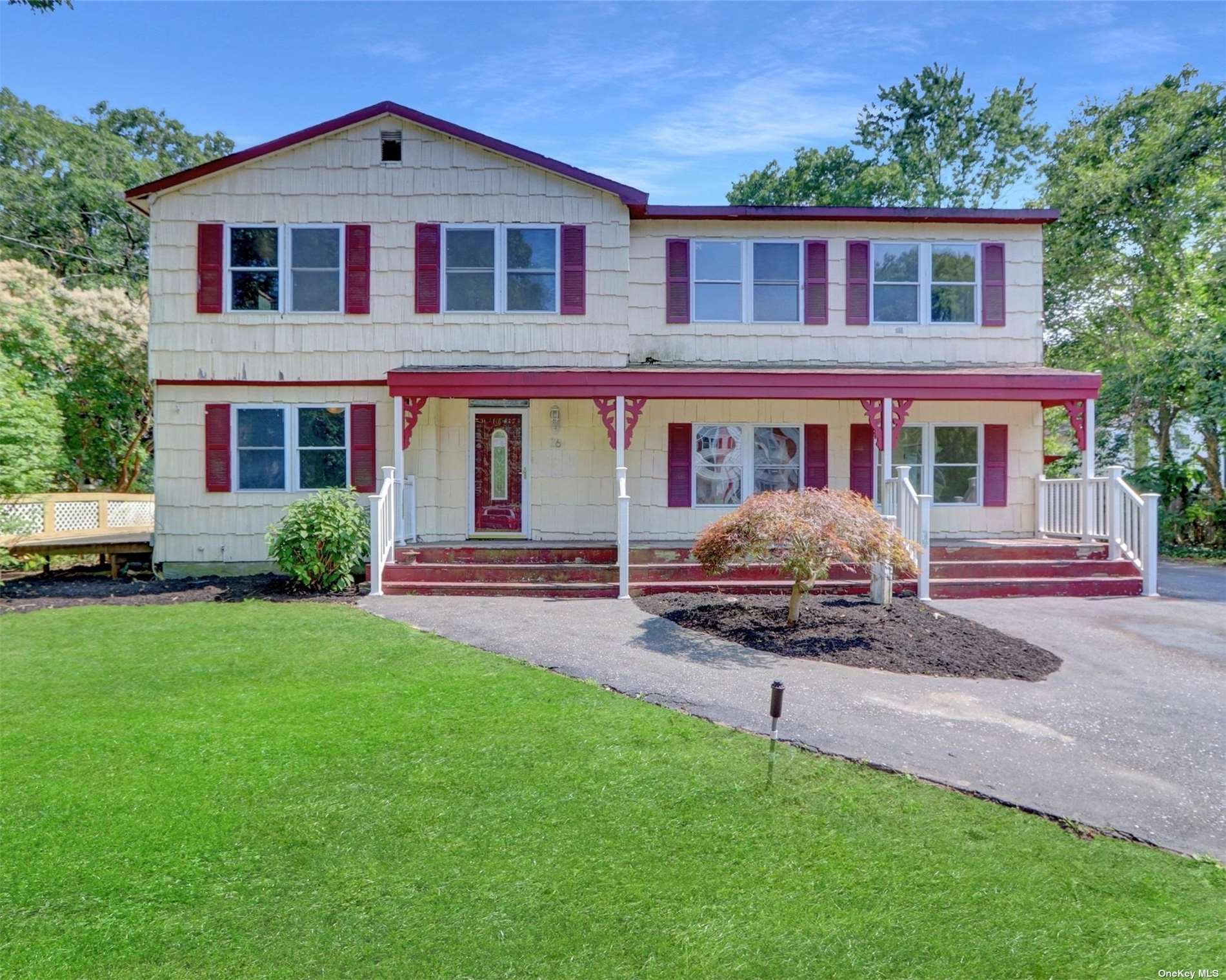 Moriches Ave, Mastic, NY 11950