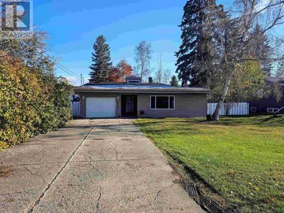 2220 Pine St, House other with 5 bedrooms, 3 bathrooms and null parking in Prince George BC | Image 1