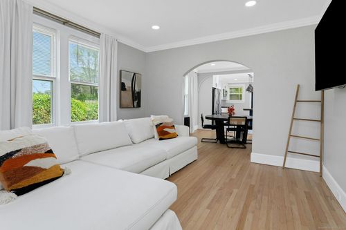 137 Rock Spring Rd, Stamford, CT, 06906-1929 | Card Image