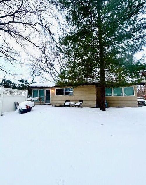 4801 Wil O Paw Dr, Coloma, MI, 49038-8816 | Card Image