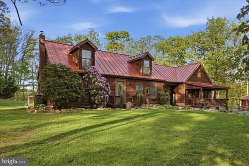 330 Sideling Mountain Dr, PAW PAW, WV, 25434-8820 | Card Image