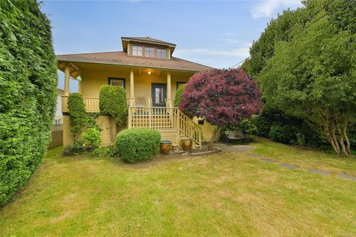 9632 Seventh St, Sidney, BC, V8L2V3 | Card Image
