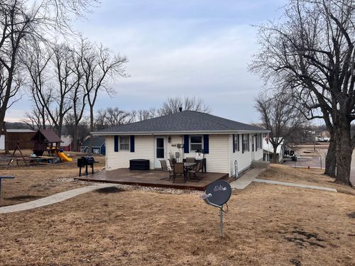 102 Grant St S, Lake Benton, MN, 56149-1202 | Card Image