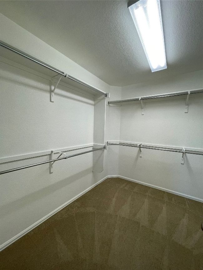 208 Spruce Dr, House other with 4 bedrooms, 2 bathrooms and 2 parking in Kyle TX | Image 15