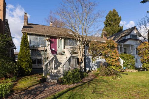 612 E 4th St, North Vancouver, BC, V7L1J8 | Card Image