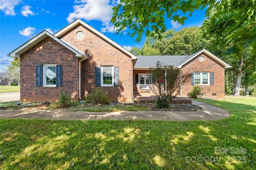 107 Southern Pines Dr, Shelby, NC, 28152-8167 | Card Image