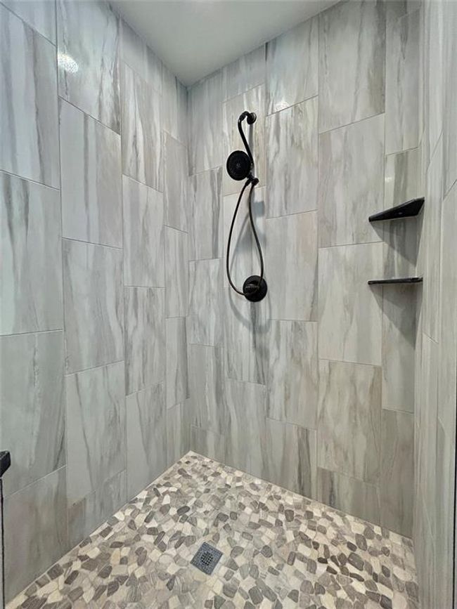 Master bathroom | Image 31