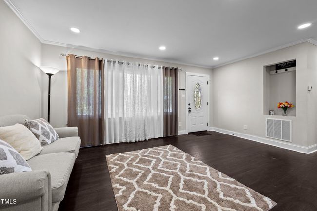 8-web-or-mls-_1249673 | Image 6