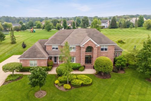5 Hawthorn Grove Cir, Hawthorn Woods, IL, 60047-9273 | Card Image