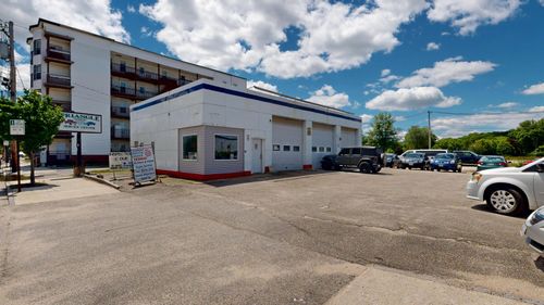 61 Lincoln St, Lewiston, ME, 04240-7722 | Card Image