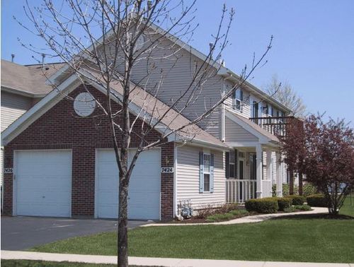7424 Grandview Ct, Carpentersville, IL, 60110-3403 | Card Image