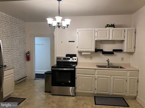 apt-8-110 S Charles St, CHARLES TOWN, WV, 25414-1672 | Card Image