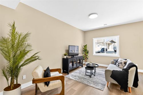 103-5535 Woodland Cres E, Port Alberni, BC, V9Y8E6 | Card Image