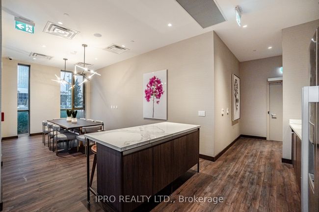 911 - 60 Honeycrisp Cres, Condo with 2 bedrooms, 1 bathrooms and null parking in Concord ON | Image 29