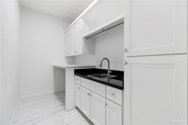2228 S 45 Th St, House other with 3 bedrooms, 3 bathrooms and 2 parking in McAllen TX | Image 20