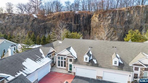 7 Graphite Dr, Woodland Park, NJ, 07424-4250 | Card Image