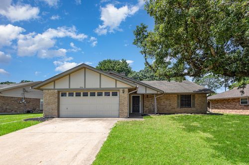 3700 Village Glen Trl, Arlington, TX, 76016-2710 | Card Image