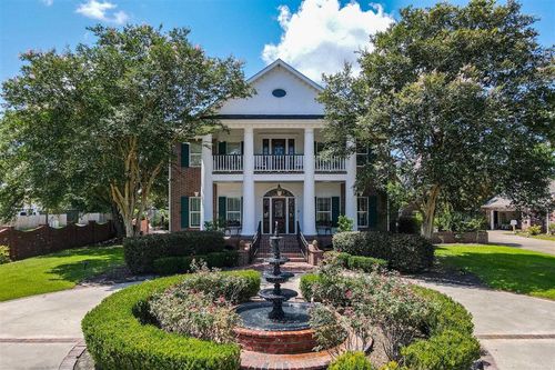 1301 Charlestown Ln, Lake Charles, LA, 70605-2550 | Card Image