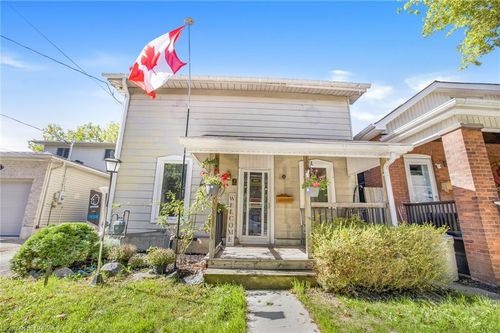 9 Superior St, Brantford, ON, N3S2J9 | Card Image