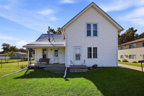 2923 5th Ave, Marion, IA, 52302-3710 | Card Image
