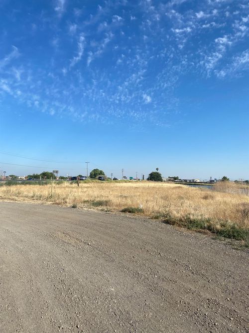 2206 N Street, Firebaugh, CA, 93622 | Card Image