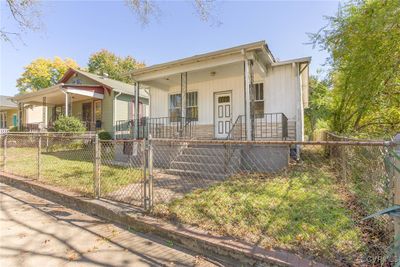 View of front of property with a porch and a front yard | Image 3