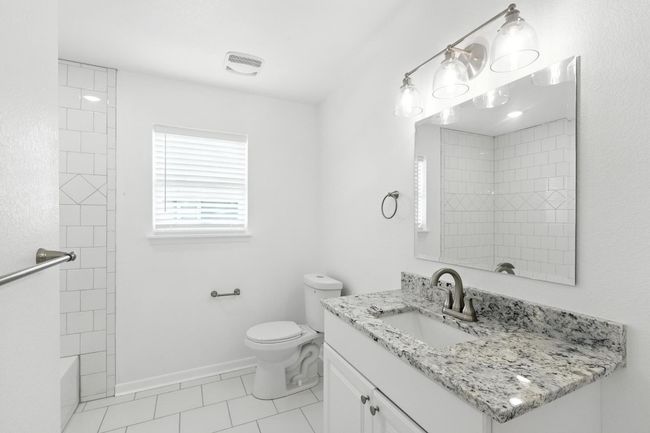 1004 E Fannin St, Home with 0 bedrooms, 0 bathrooms and null parking in Luling TX | Image 23