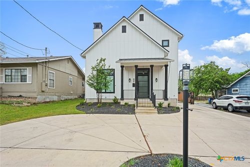 670 Magazine Ave, New Braunfels, TX, 78130-4712 | Card Image