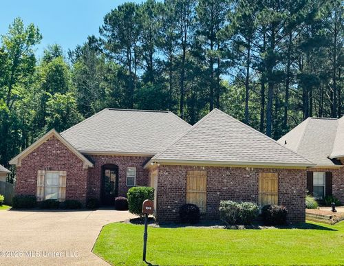 104 Meadowcreek Dr, Brandon, MS, 39042-8808 | Card Image