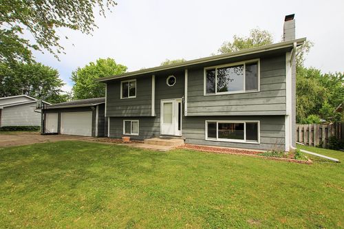 122 Crystal Ct, Montrose, MN, 55363-9790 | Card Image