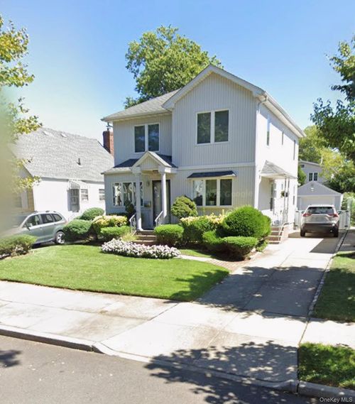 8015 260th Street, New York, NY, 11004 | Card Image
