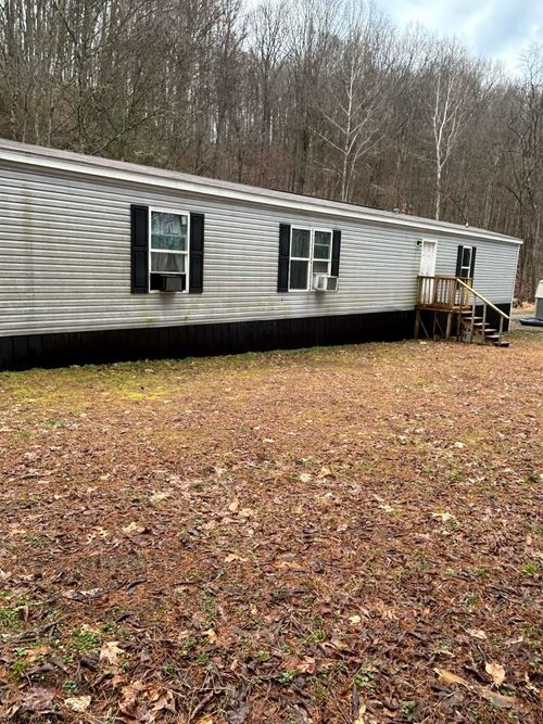 299 Foxstone Dr, Buckhannon, WV, 26201-8211 | Card Image
