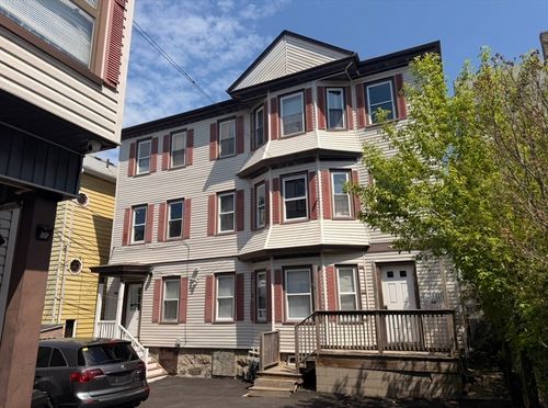 40 Park St, Fall River, MA, 02721-7151 | Card Image