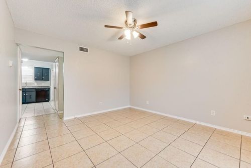 d-1726 W Sanford St, Arlington, TX, 76012-4543 | Card Image