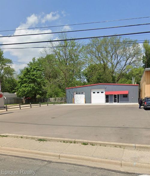 3499 E Main St, Kalamazoo, MI, 49048-2214 | Card Image