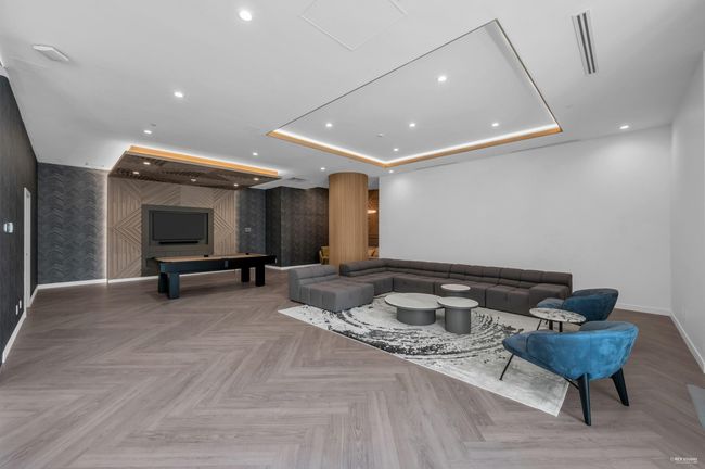Building lobby with recessed lighting and wallpapered walls | Image 30